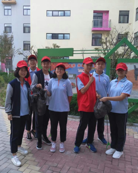 雙語小標兵，創(chuàng)文我先行